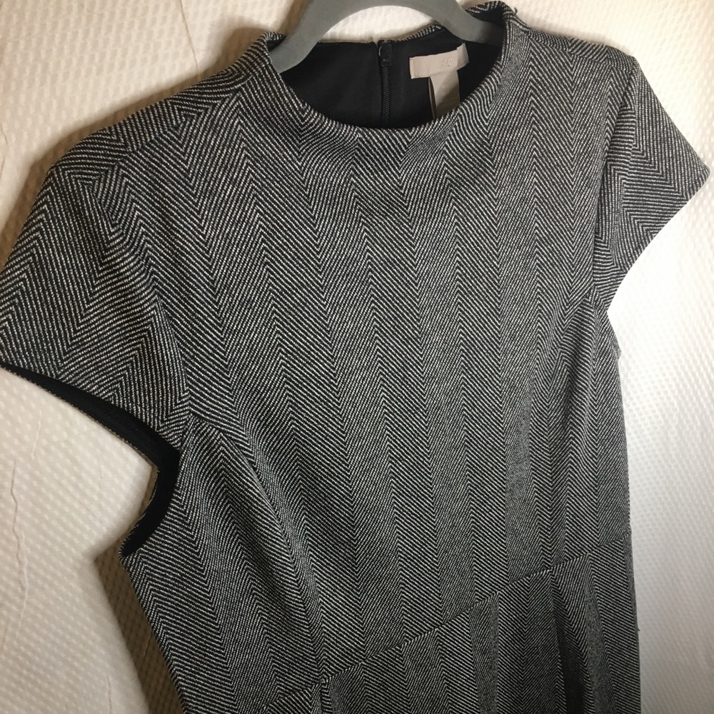 H&M | Women’s Gray/Black Short Sleeve Dress